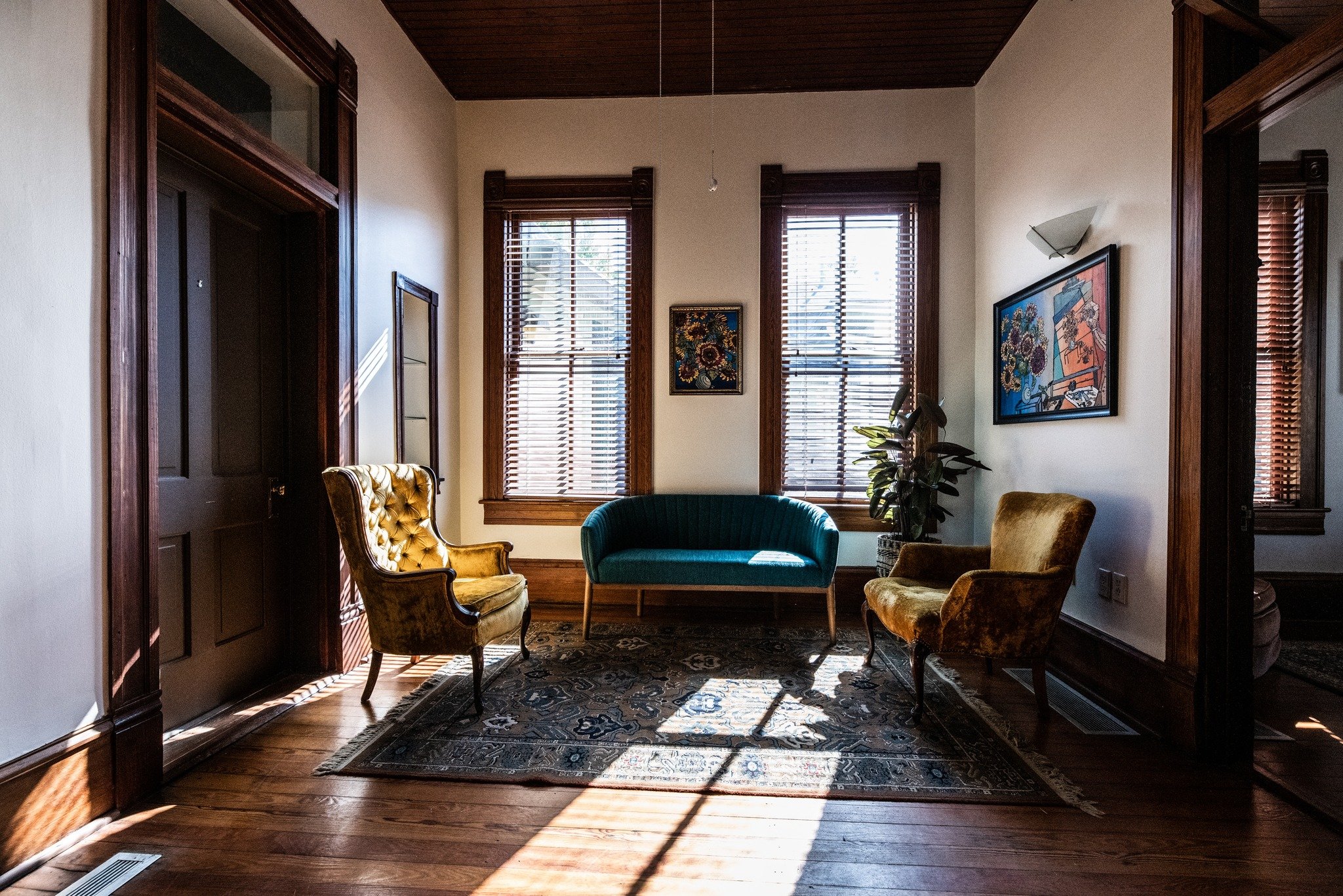 Vintage Bookstore & Wine Bar - Romantic Spots Austin