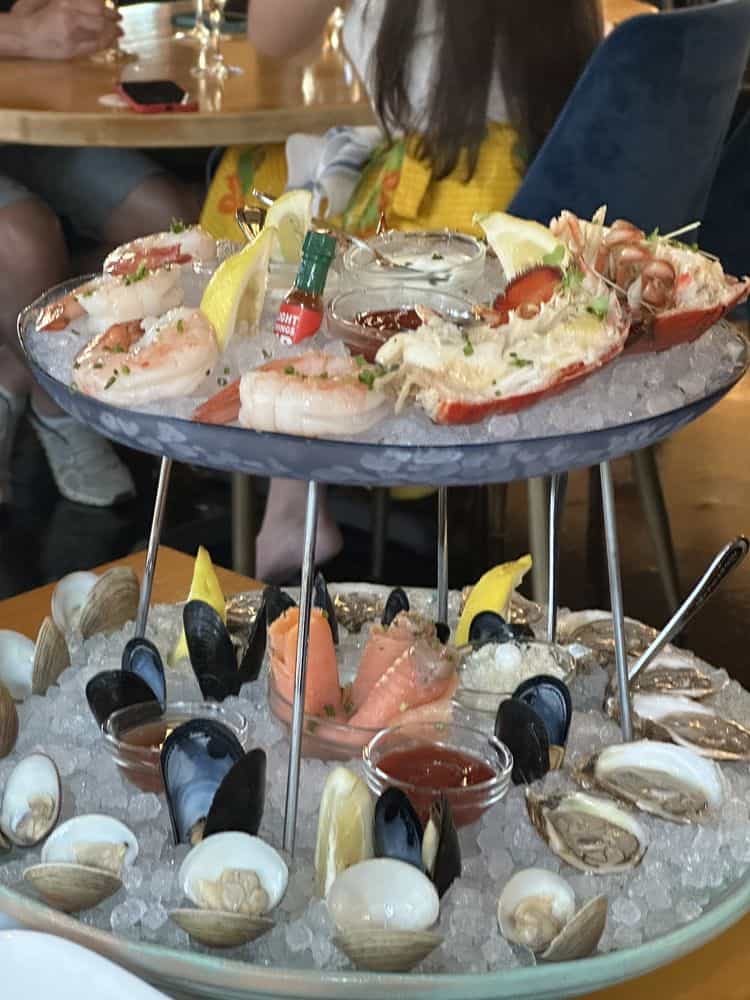 Pearl Dive Oyster Bar Romantic Spots Austin