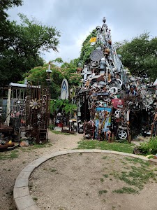 Cathedral of Junk place picture